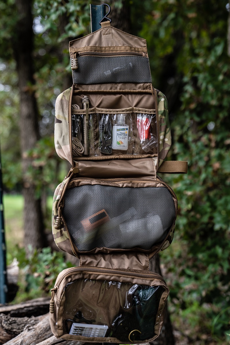 Concho Hanging Toiletry Bag Flying Circle Gear Concho Hanging Toiletry Bag Flying Circle Gear